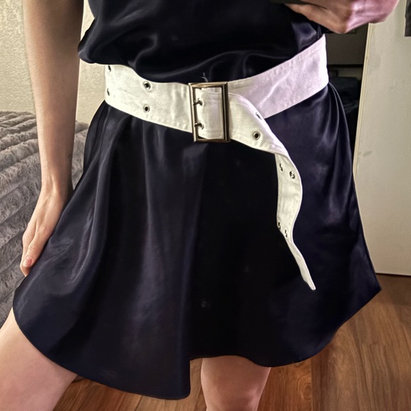 White Canvas Waist Belt with Silver Buckle - Picture 2 of 2